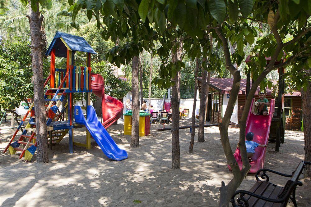 Larissa Beach Club Side Exterior foto