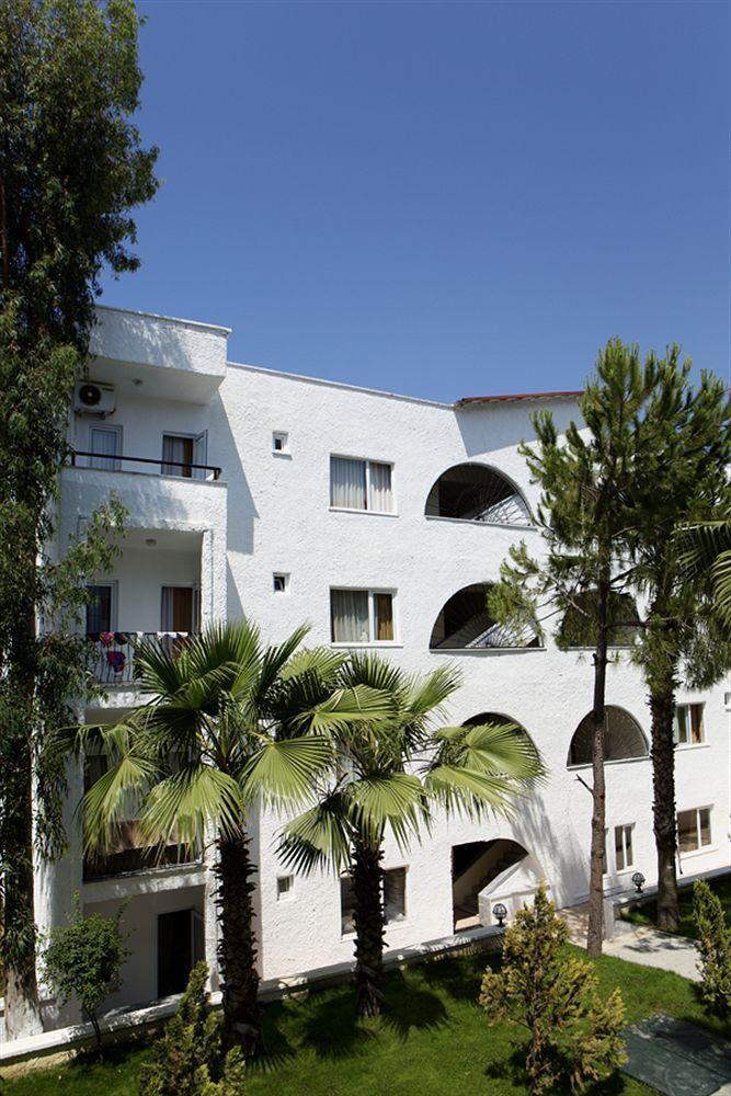 Larissa Beach Club Side Exterior foto
