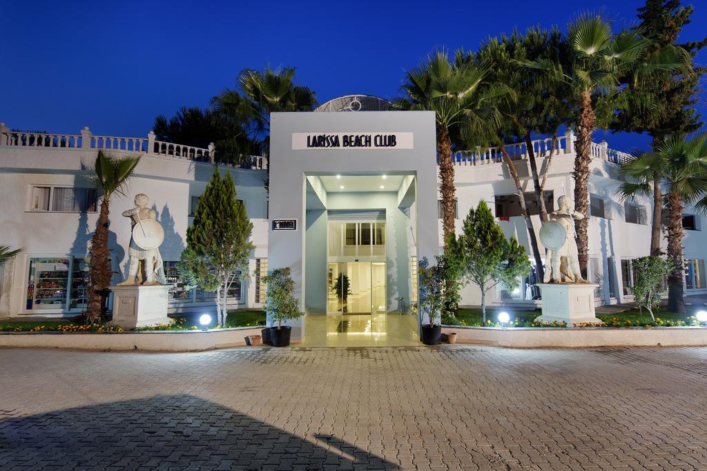Larissa Beach Club Side Exterior foto